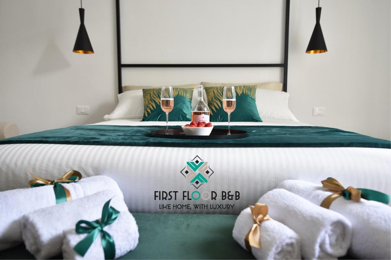 First Floor B&B Bari Buitenkant foto